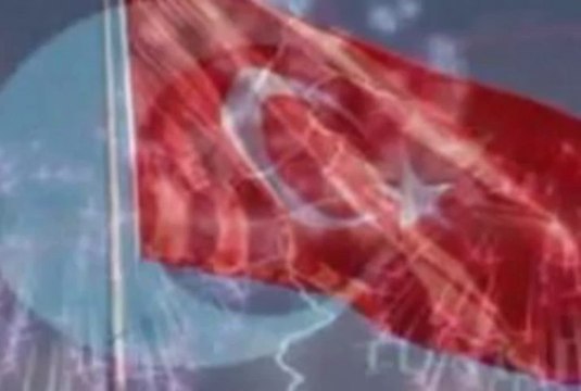 HER SOLUKTA VATAN YURDAGÜL ÖZAY