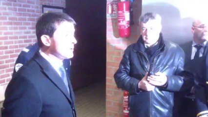 Manuel Valls en visite au commissariat d'Hénin-Beaumont