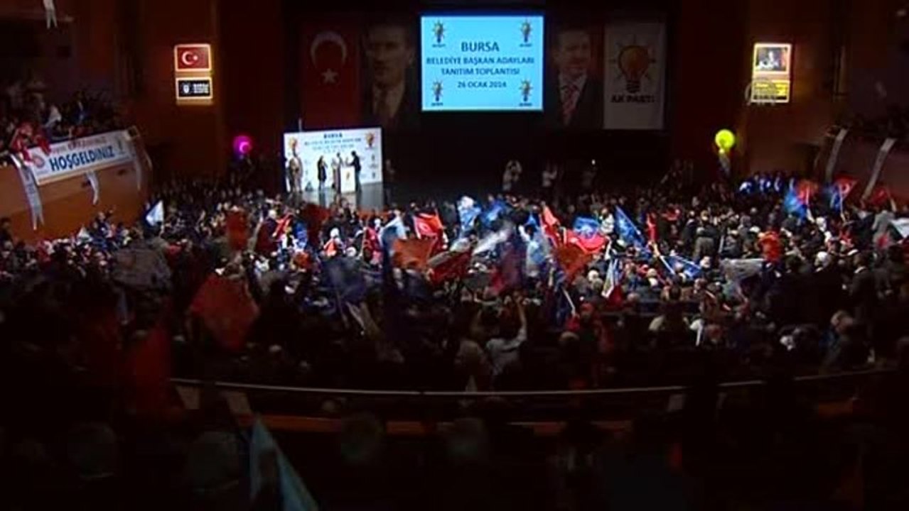 Arınç, aday tanıtım toplantısına katıldı -