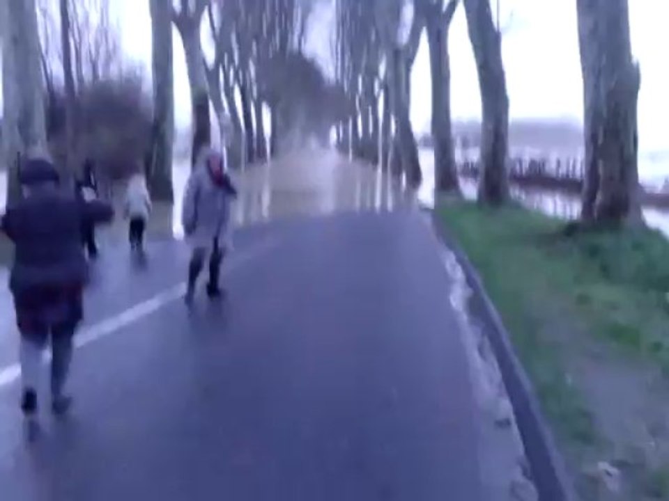 Crue de la Garonne à Tonneins