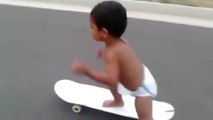 Incredible : a 2 years old skater