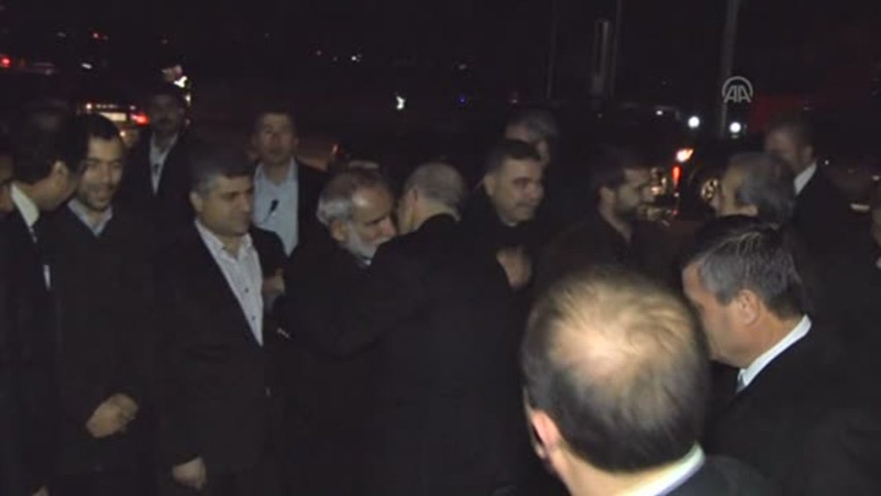 Bakan Eker, Kürtçe ve Türkçe şarkı söyledi -