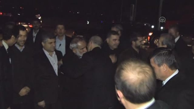 Bakan Eker, Kürtçe ve Türkçe şarkı söyledi -
