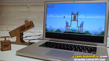 Angry Birds Oynamak İçin Yapılan İlginç Düzenek