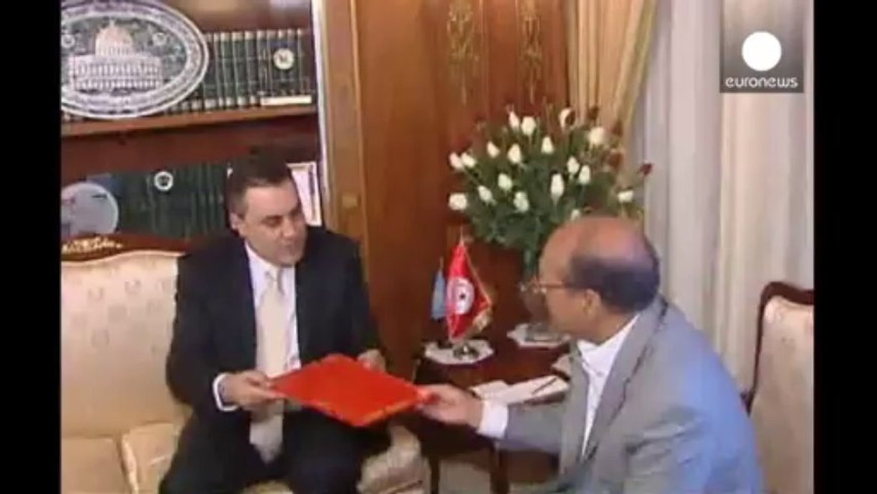 Tunisia. Approvata nuova costituzione. Incarico a Premier e formazione governo tecnici