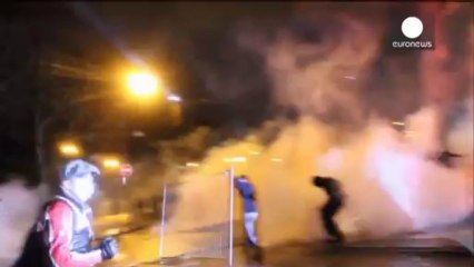 Francia: enfrentamientos y 250 detenidos al final de una marcha contra el presidente Hollande