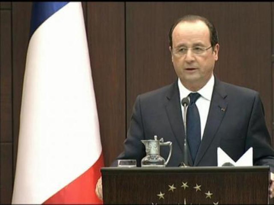 François Hollande: il faut empêcher les jeunes de mener "un combat qui n'est pas digne des valeurs de la République" - 27/01