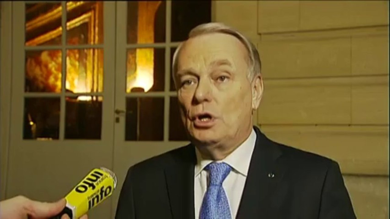 Ayrault : contre le chômage, il faut aller "plus loin, plus vite, plus fort"