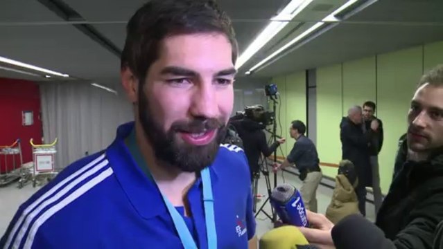 Les handballeurs français accueillis en héros à Roissy