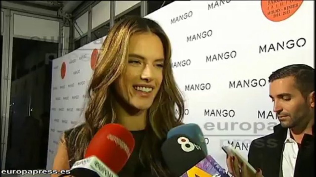 Alessandra Ambrosio desfila en la 080 de Barcelona