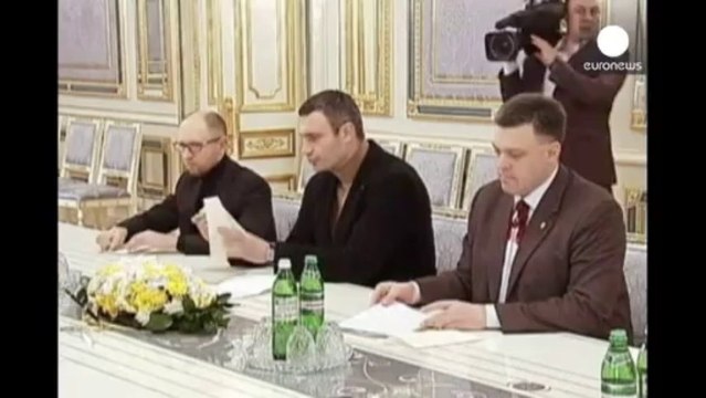 Yanukovich promete reformar el Gobierno y derogar las leyes que provocaron las protestas masivas