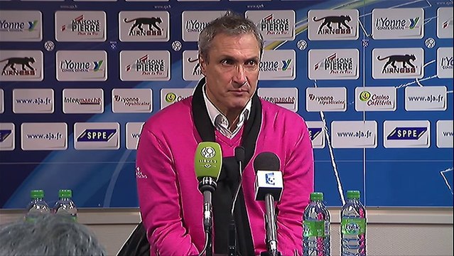 Conférence de presse AJ Auxerre - RC Lens (1-2) : Bernard CASONI (AJA) - Antoine KOMBOUARE (RCL) - 2013/2014