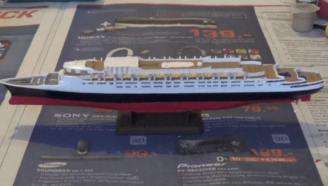 Modellbau: Queen Elizabeth 2