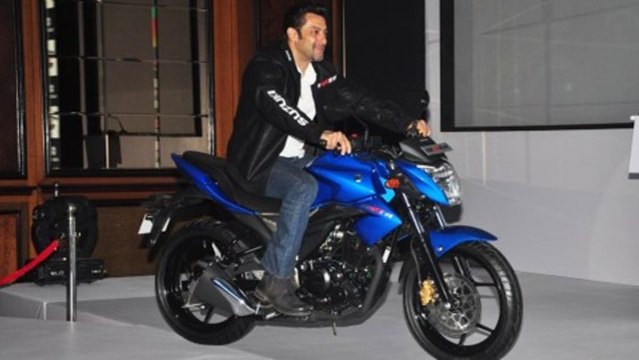 Salman Khan Rides Bike At Suzuki Gixxer Launch