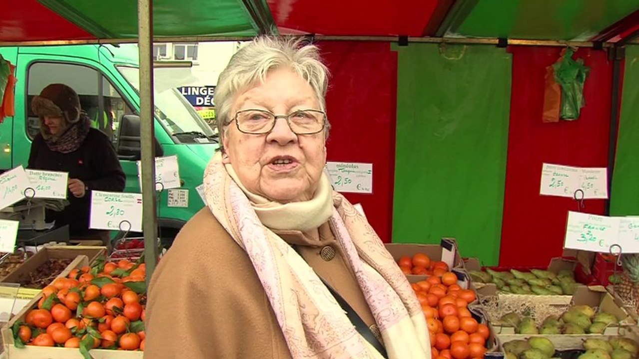 Retour du marché sur la place d'Armes