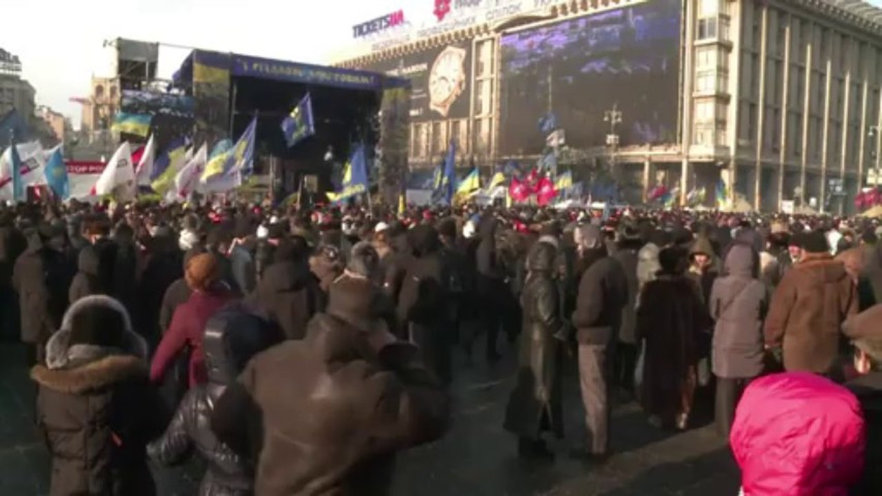 Upheaval in Ukraine sparks currency collapse fears