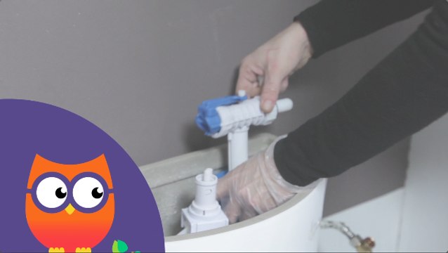 Comment réparer les fuites à l'intérieur du réservoir des toilettes (Ooreka.fr)