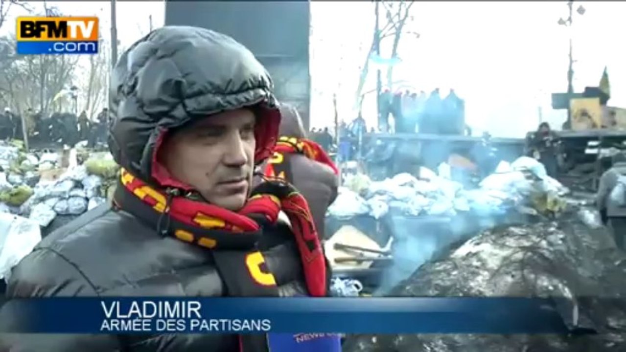 En première ligne des barricades ukrainiennes, les militants d'extrème-droite