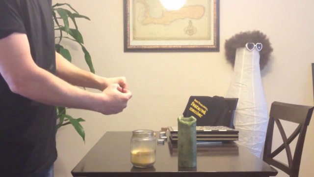 Lancer une boule de feu pour allumer une bougie! Dingue!