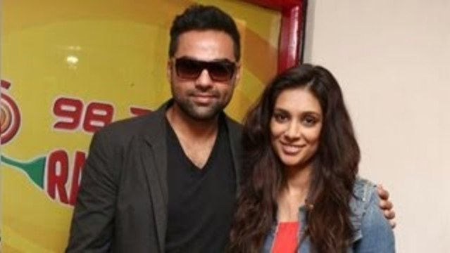 Abhay Deol & Preeti Desai Promote One By Two @ Radio Mirchi !