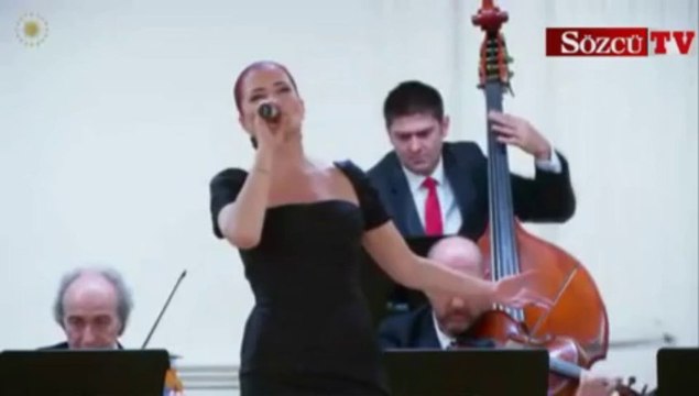 Köşkte Candan Erçetin konseri