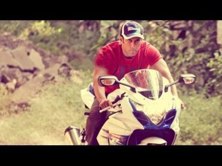 Salman Khan's Two Ways Of Ridding Bike Safely - CHECKOUT