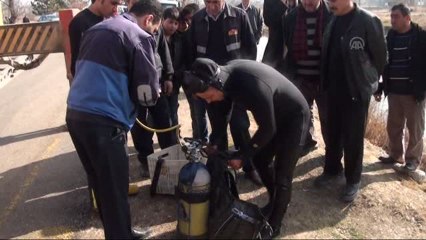 Otomobil Ceyhan Nehri'ne Düştü: 1 Yaralı