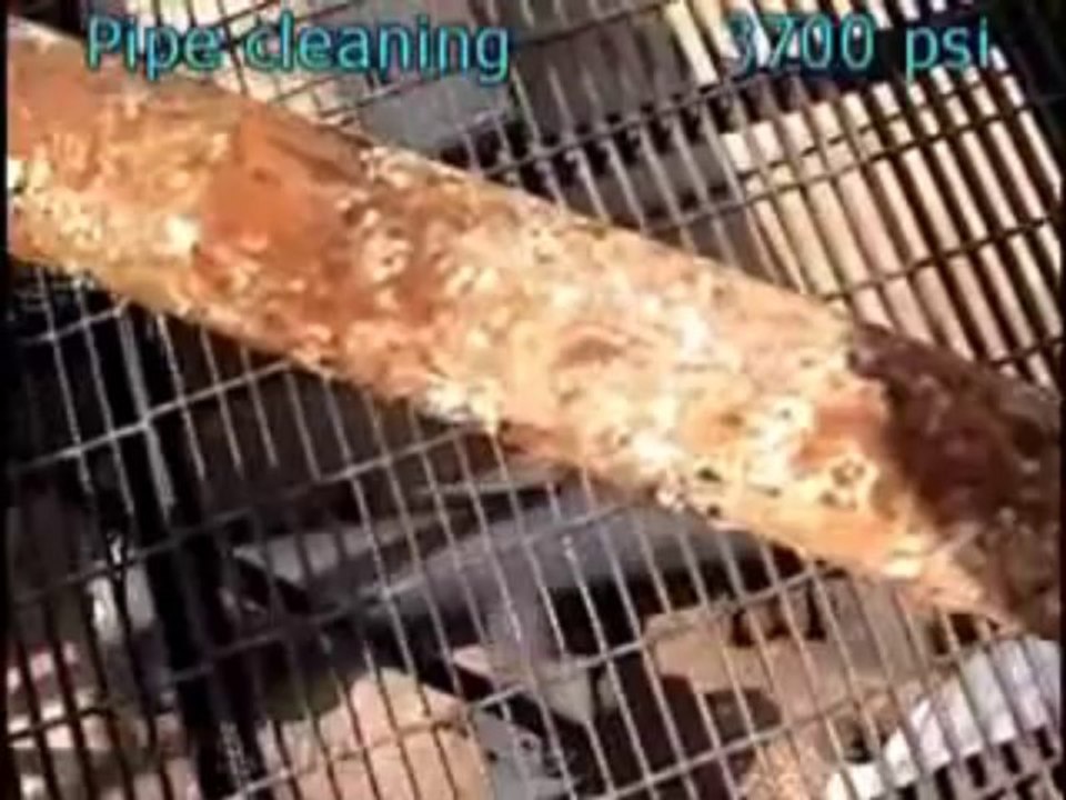 Underwater cleaning using hydrodynamic cavitation
