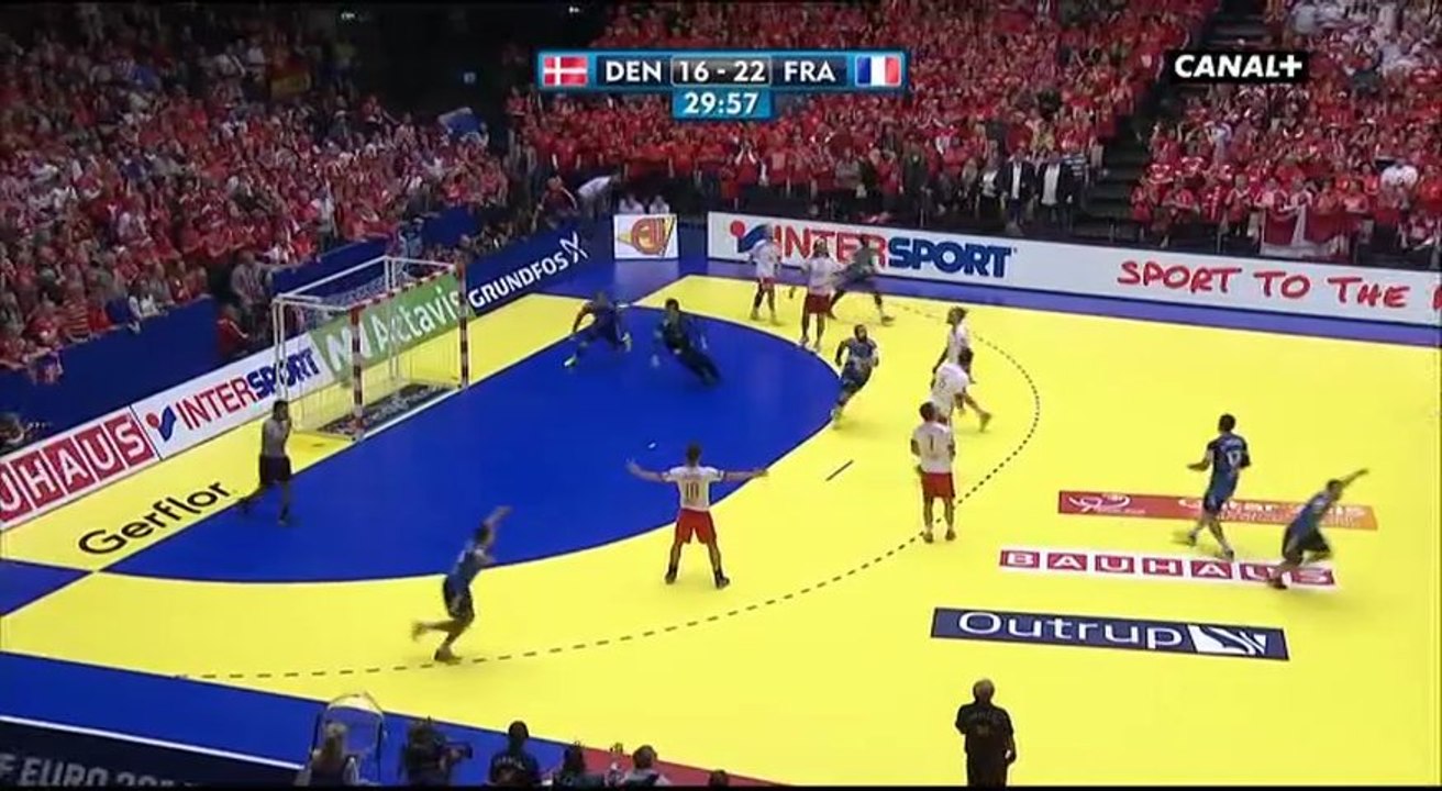 Kung Fu Guigou pour Porte - Finale Euro 2014 - France vs Danemark