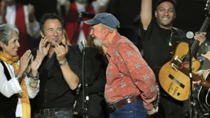 Morre Pete Seeger