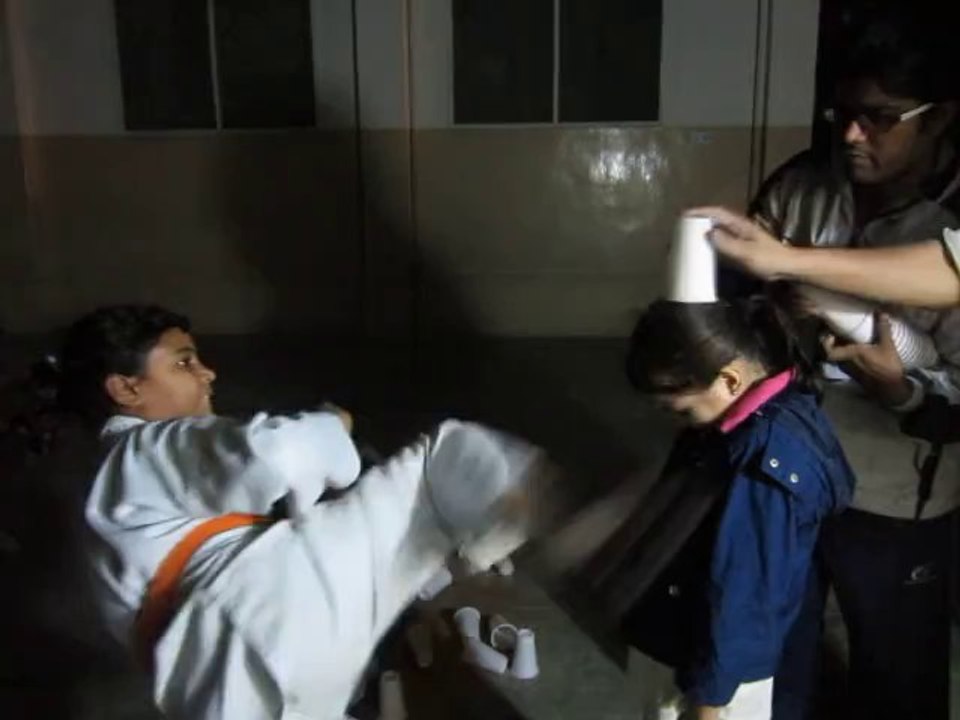 Little Girl Fastest High Kick Record ?