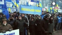 Si dimette premier Azarov, poteri a suo vice. Abolita legge antimanifestazioni