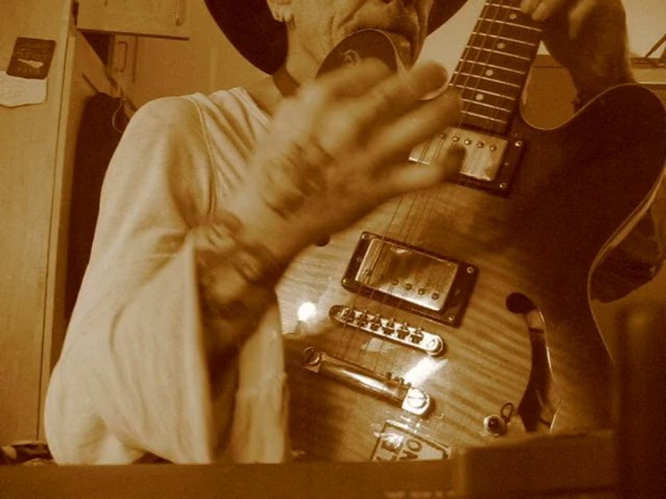 FUNNY OLD PSYCHO BELLIE BOXCAR JOHNNY.S-335 Guitar! AWESOME FUNNY