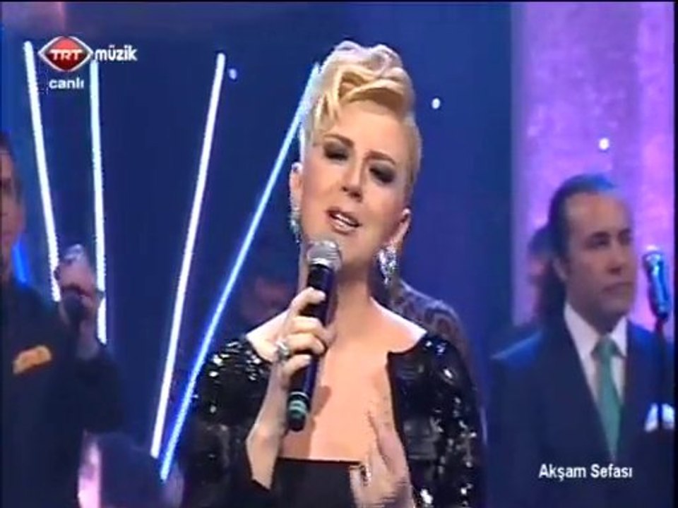 Ayşe İnak Ekiz-Alışmak Sevmekten Zor