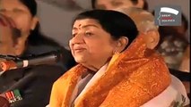 Lata Mageshkar with Narendra Modi at Shreshta Bharat Divas Celebrations, Mumbai