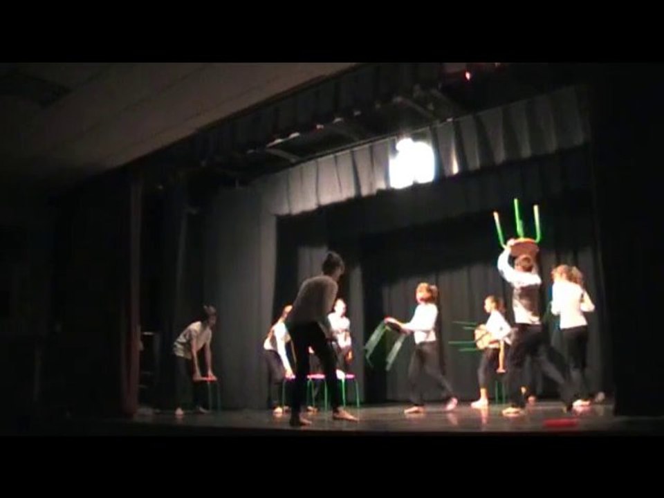 Spectacle Danse IDD 5° Janvier 2014 Collège Saint Joseph Cossé le Vivien