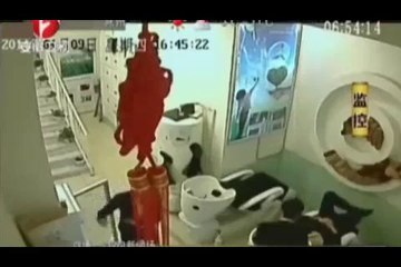 Berber traşını beğenmeyen müşterisini bıçakladı!