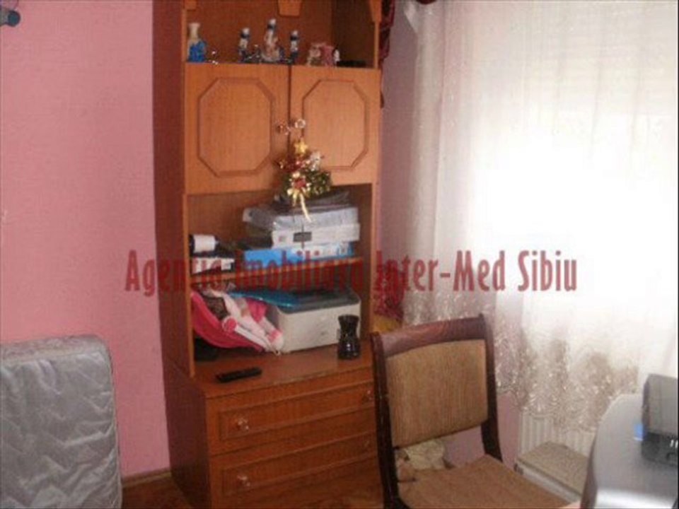 Vand apartament 2 camere semidecomandat Sibiu 33 500 Euro