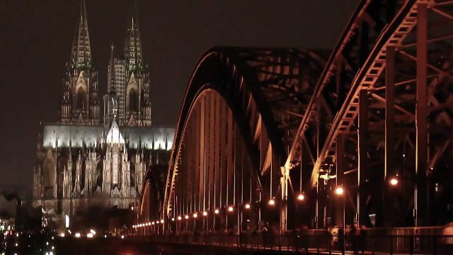 Castlevania Lords of Shadow 2 - Exploring The World Trailer