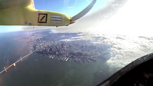 Solar Impulse vole au dessus du Golden Gate