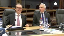 Bruselas aprueba separar las actividades de riesgo de los mayores treinta bancos