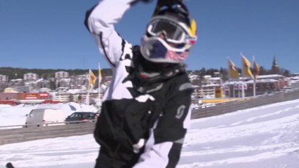 Saut de 67 mètres en Motoneige !