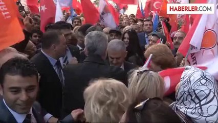 Binali Yıldırım, Karşıyaka'da partililerle bir araya geldi
