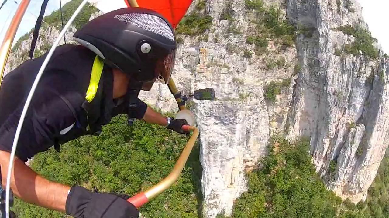 Millau, Terre de vol libre - Deltaplane [Creative Motion]