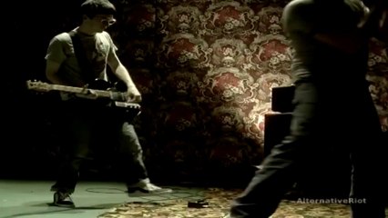 Porte de métro avec Song 2 de Blur