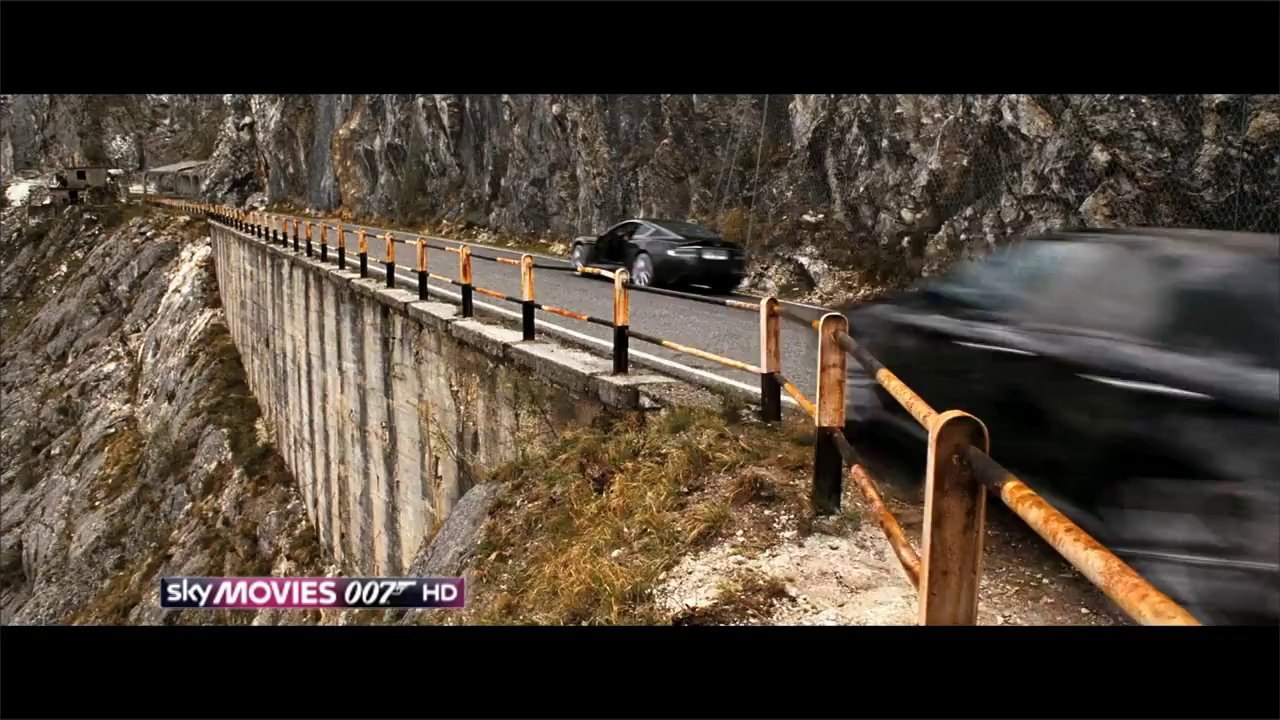 Course-poursuite avec tous les James Bond