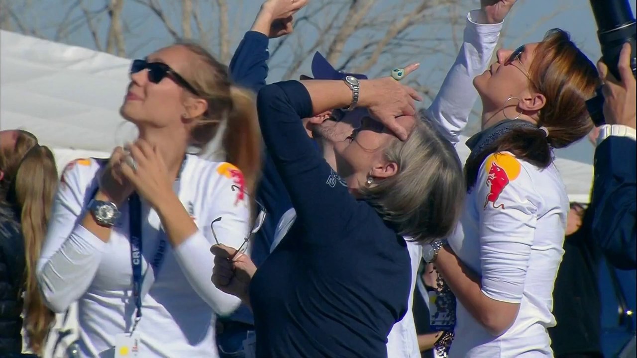 Baumgartner franchit le mur du son en chute libre