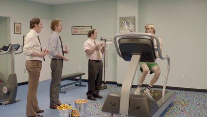 L'homme qui transpire des bonbons Skittles