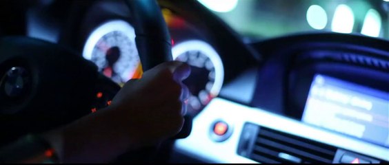 Mini jupe et grosse cylindrée