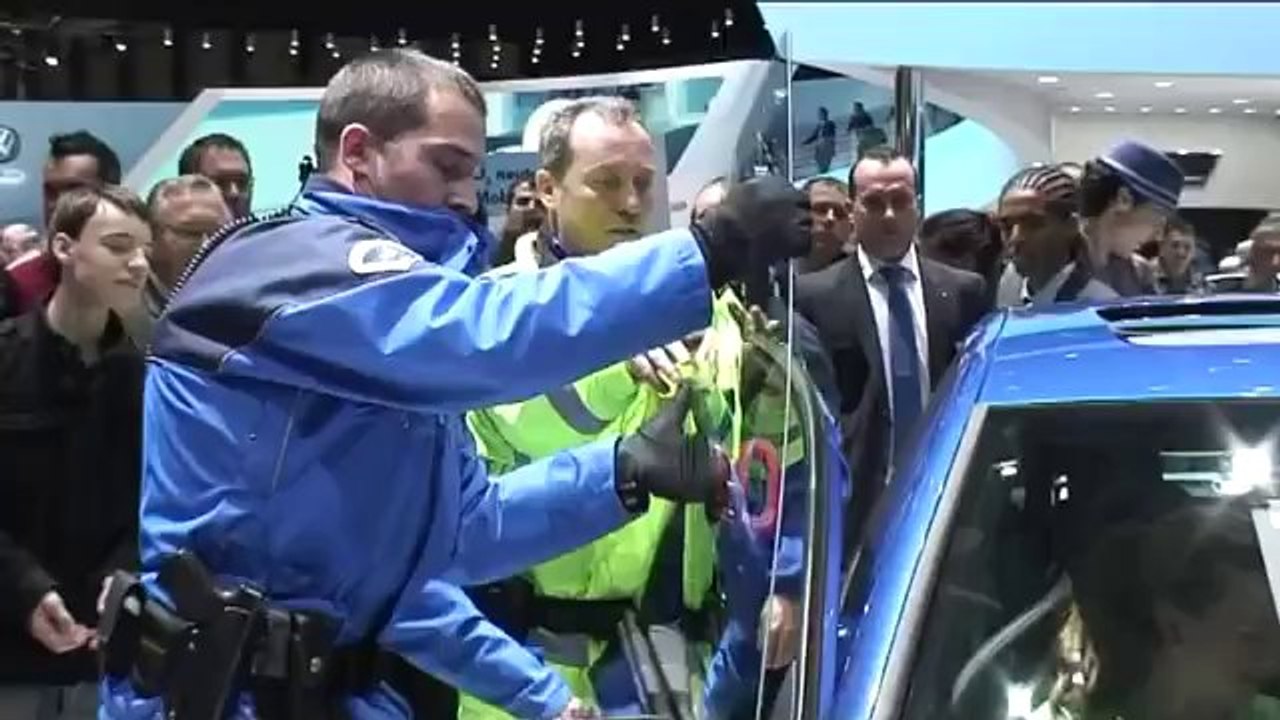 Greenpeace débarque chez Volkswagen au salon de Genève